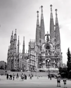 Barcelona Then and Now in Photos