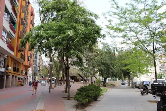 Bike lane connection from Navas toward Sant Martí, Barcelona