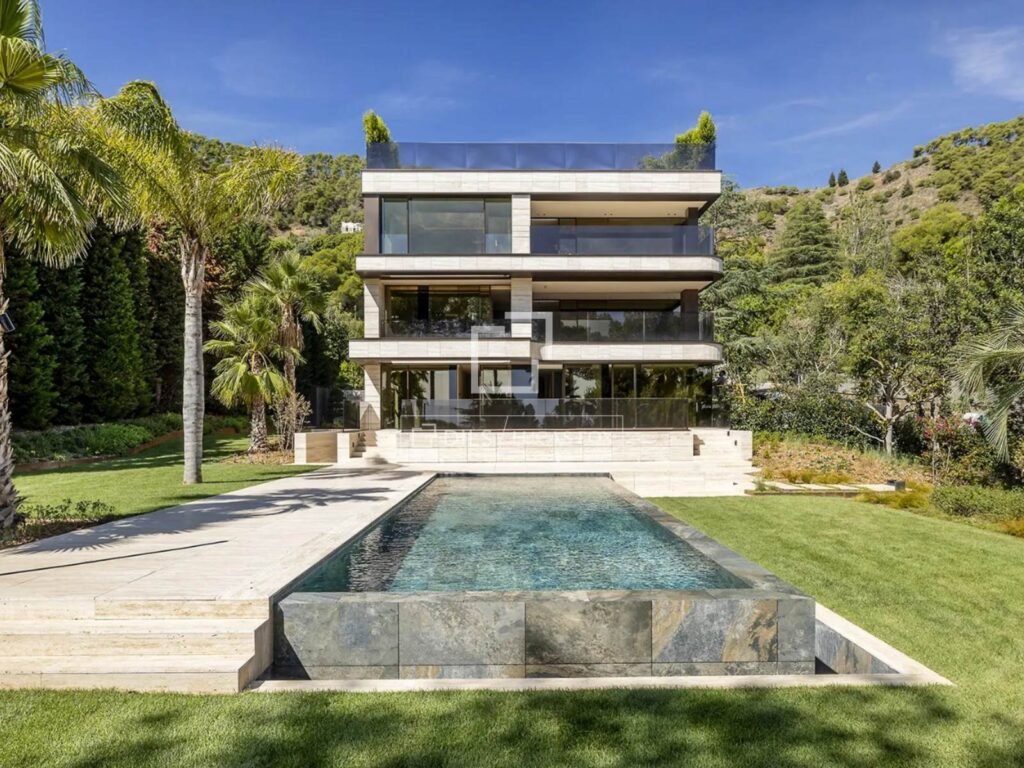 Pedralbes luxury homes