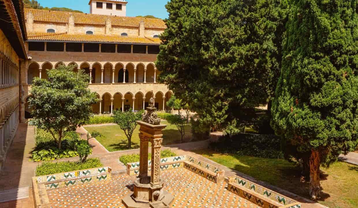 Historic surroundings and residential calm in Pedralbes, Barcelona